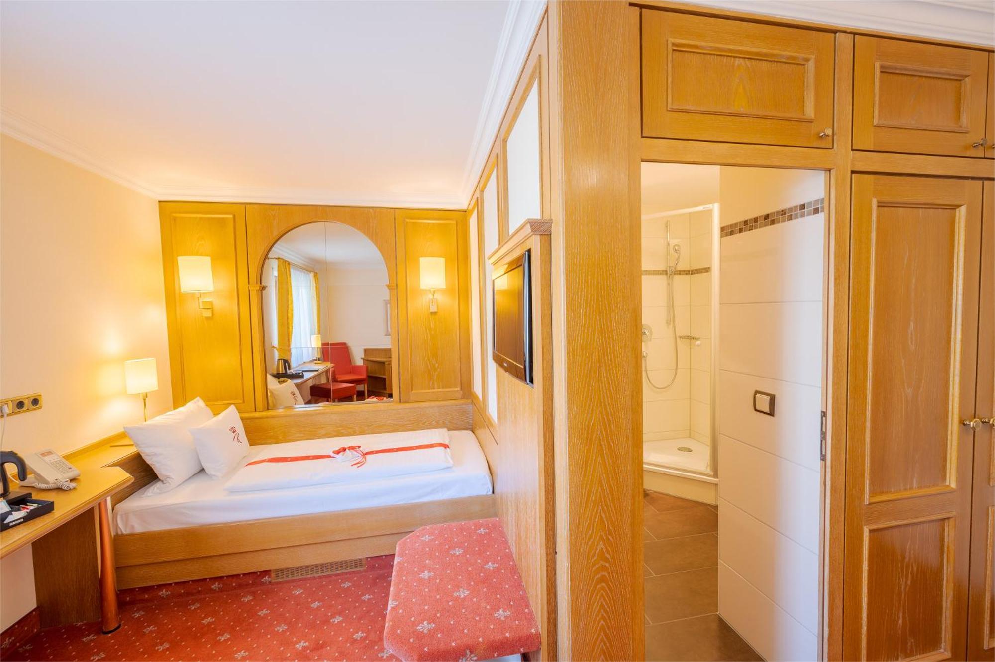 Hotel Am Schlosspark Zum Kurfuerst Oberschleißheim 외부 사진