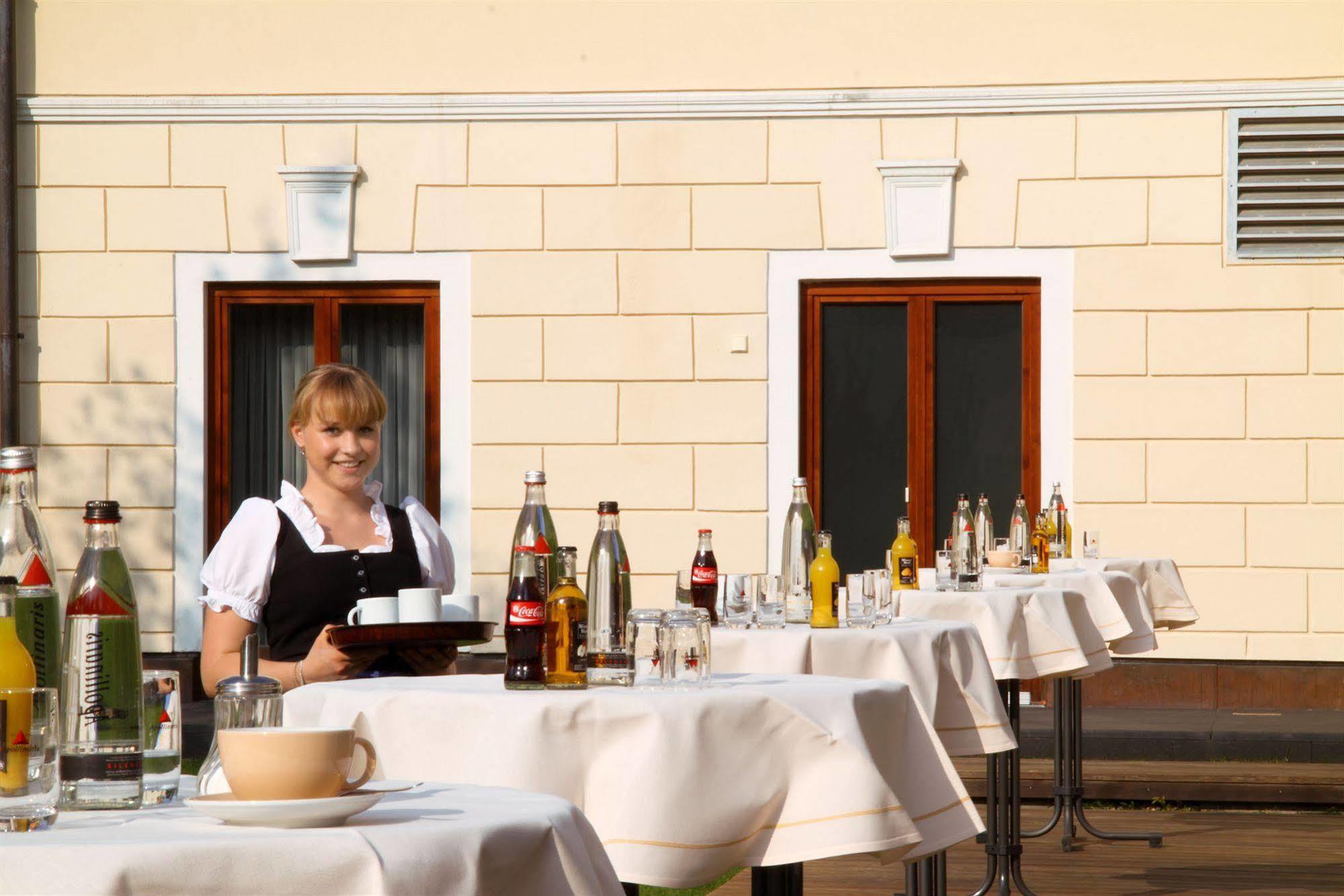 Hotel Am Schlosspark Zum Kurfuerst Oberschleißheim 레스토랑 사진